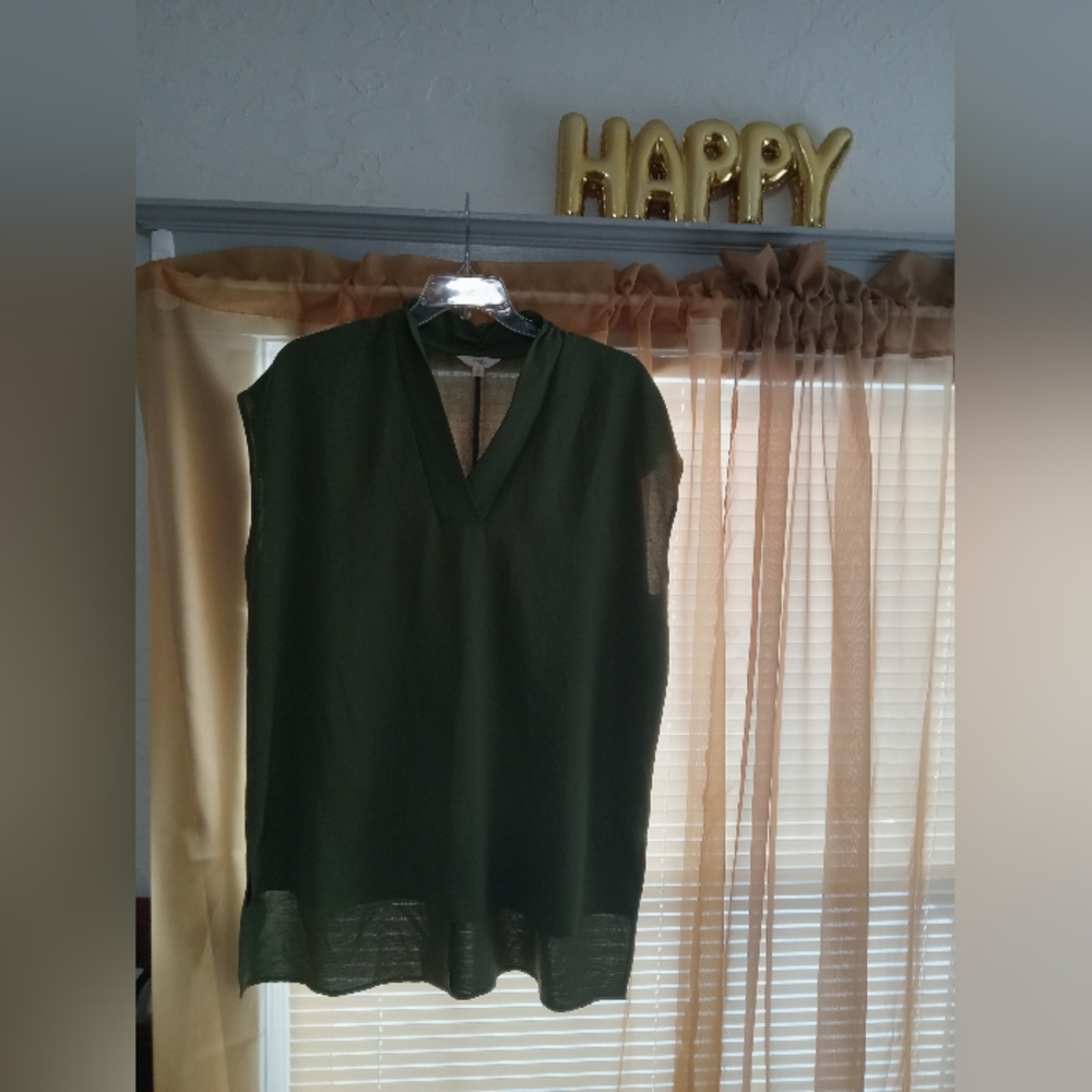 Green Sleeveless V-Neck Tunic